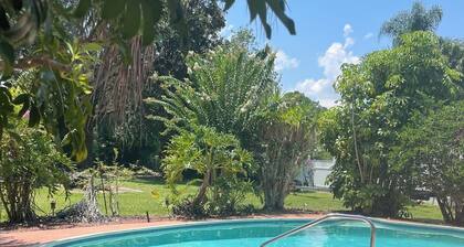 Canal front pool home to Dora Chain of Lakes