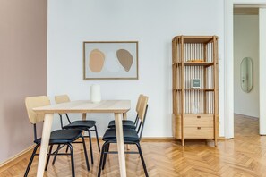 Dining - Historic Mariahilf 2BR w/ Elevator, nr Mariahilfer Strasse, by Blueground (Vienna)