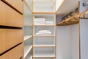 Interior - Historic Mariahilf 2BR w/ Elevator, nr Mariahilfer Strasse, by Blueground (Vienna)