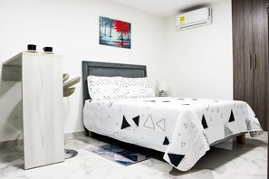 1 Schlafzimmer, Bügeleisen/Bügelbrett, kostenloses WLAN, Bettwäsche