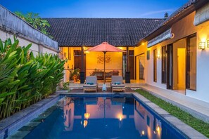 Outdoor pool - Villa Alamanda, central and close to restaurants (Bali)
