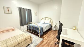 2 bedrooms, desk, iron/ironing board, free WiFi