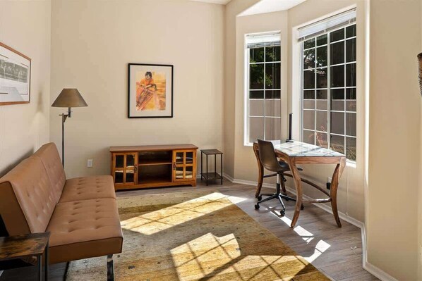 TV, fireplace, offices