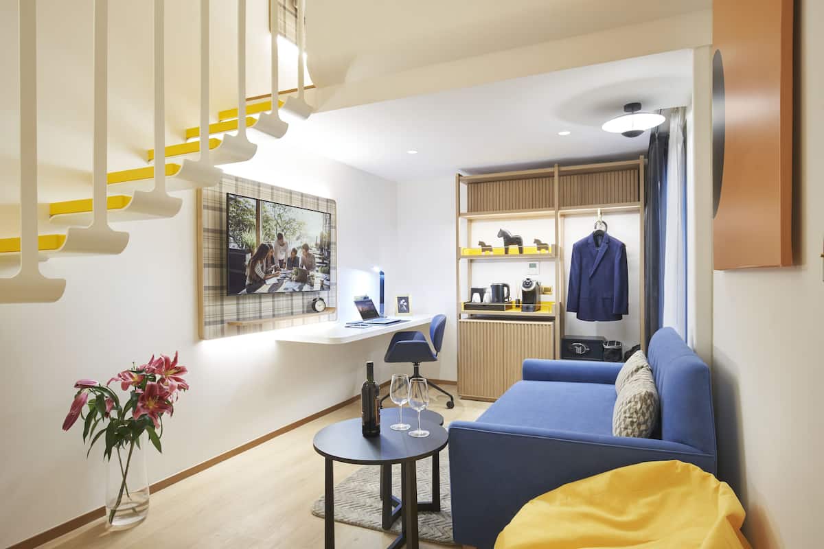 Familien-Loft, 1 Queen-Bett | Kostenlose Minibar, Zimmersafe, Verdunkelungsvorhänge
