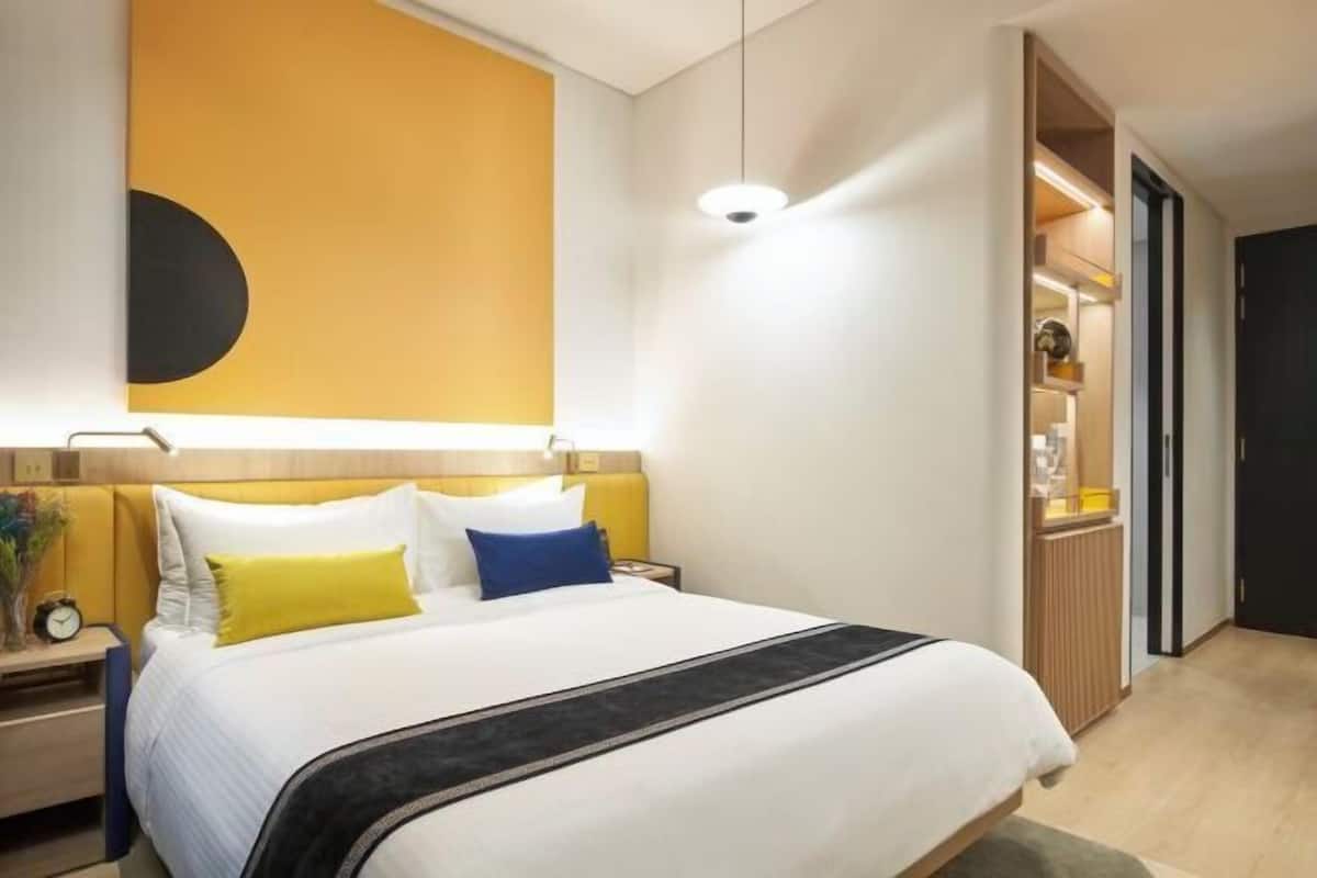 Kostenlose Minibar, Zimmersafe, Verdunkelungsvorhänge