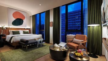 Deluxe Suite | 1 bedroom, free minibar, in-room safe, blackout drapes