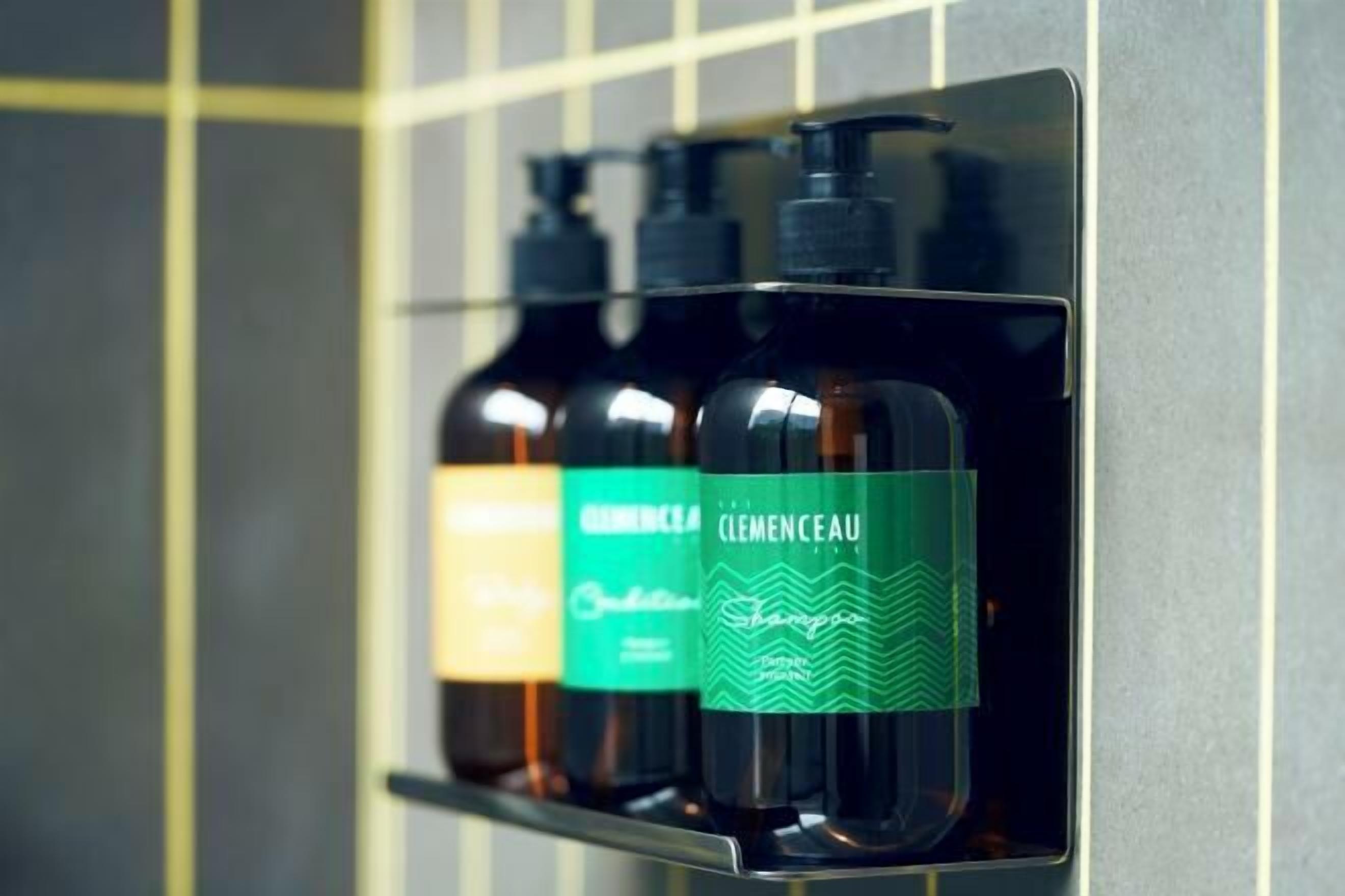 Amenidades de baño gratuitas, secadora de cabello, pantuflas, bidet 