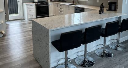 Luxury Lakeview House w/ Dock & Hot Tub