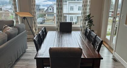 Luxury Lakeview House w/ Dock & Hot Tub