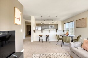 Télévision, chaîne hi-fi