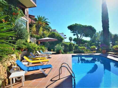 Villa Flores 8 people with private pool and see views in Lloret de mar