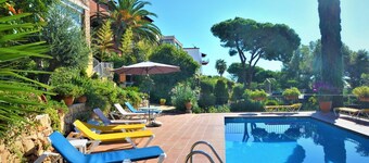 Villa Flores 8 people with private pool and see views in Lloret de mar