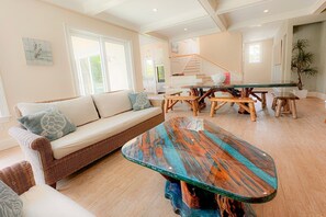 Smart TV, DVD player, table tennis, books