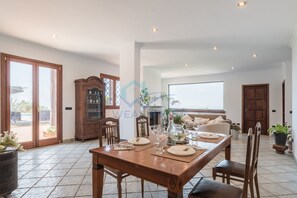 Villa, 2 camere da letto, caminetto | Pasti