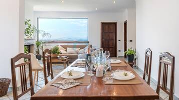 Villa, 2 Bedrooms, Fireplace | Dining