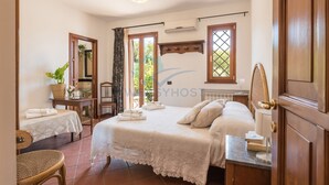 Villa, 2 Bedrooms, Fireplace - New Refined Villa Rayskaya In Monte Compatri (Monte Compatri)