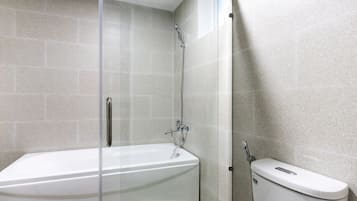 Free toiletries, hair dryer, slippers