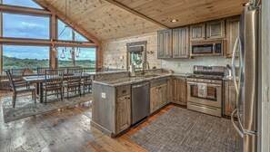 Cabin, 3 Bedrooms | Private kitchen