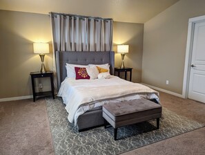 3 slaapkamers, een strijkplank/strijkijzer, gratis wifi, beddengoed