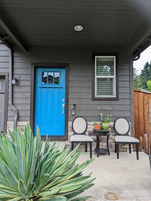 Exterior detail - Spacious 3-bedroom home with outdoor space (Eugene)