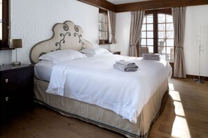 4 Schlafzimmer, Zimmersafe, Bügeleisen/Bügelbrett, kostenloses WLAN