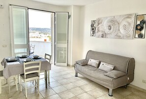 TV - Apartment in Leuca with sea view, just a few minutes' walk from the beach (Santa Maria di Leuca)