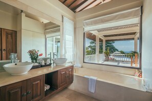 Bathtub