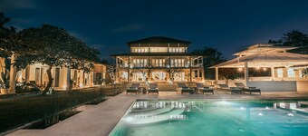 The Backyard Bingin - Modern and Spacious , Oceanfront Mansion in Bingin Beach