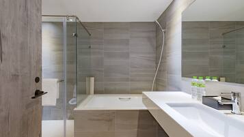 Business Double Room | Bathroom | Separate tub and shower, free toiletries, hair dryer, slippers