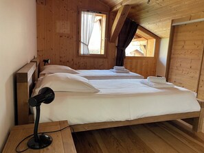 4 chambres, fer et planche à repasser, Wi-Fi, draps fournis