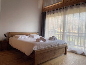 4 chambres, fer et planche Ă repasser, Wi-Fi, draps fournis