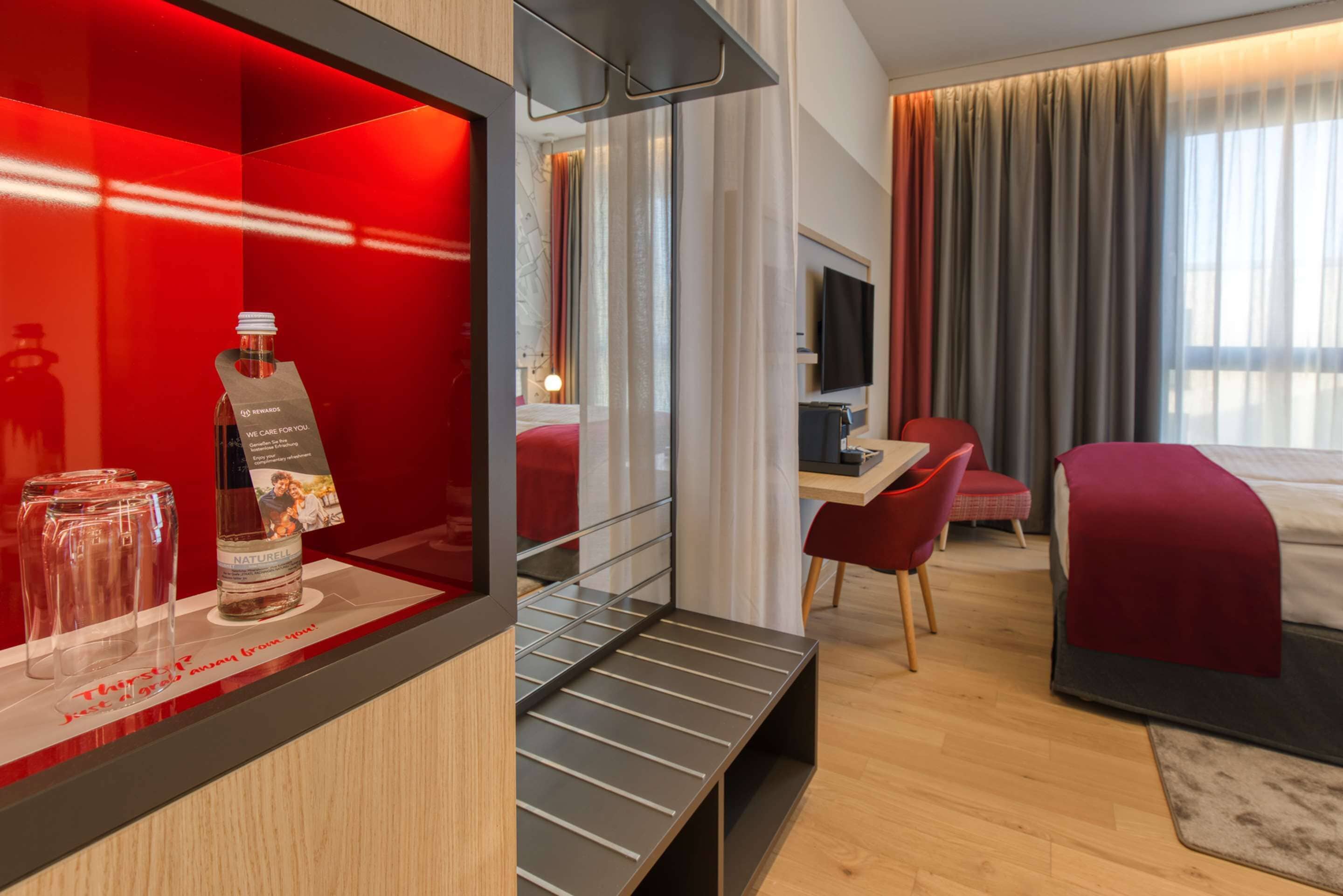 Superior-Doppelzimmer | Daunenbettdecken, Minibar, Zimmersafe, Schreibtisch