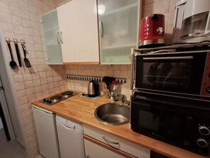 Kühlschrank, Mikrowelle, Geschirrspüler