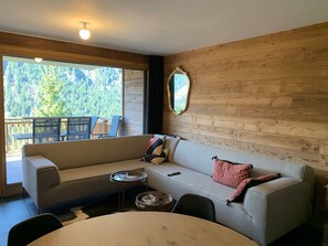 TV - Beautiful apartment in Châtel with parking, 3 bedrooms for 6 guests (Châtel)