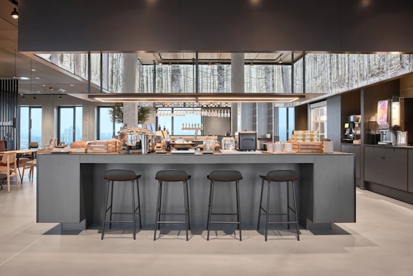 Daily continental breakfast (DKK 139 per person) - Four Points Flex by Sheraton Vejle (Vejle)