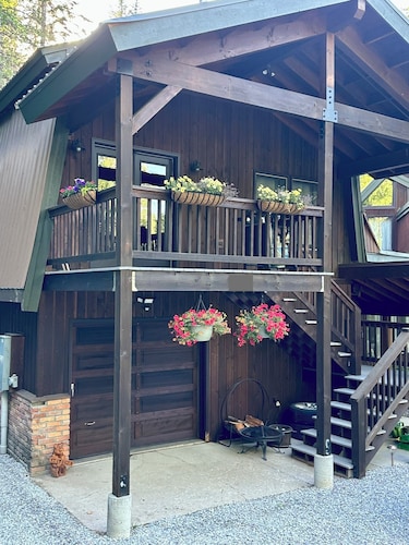 Moose Hollow - Glacier Park Getaway!