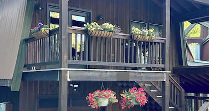 Moose Hollow - Glacier Park Getaway!