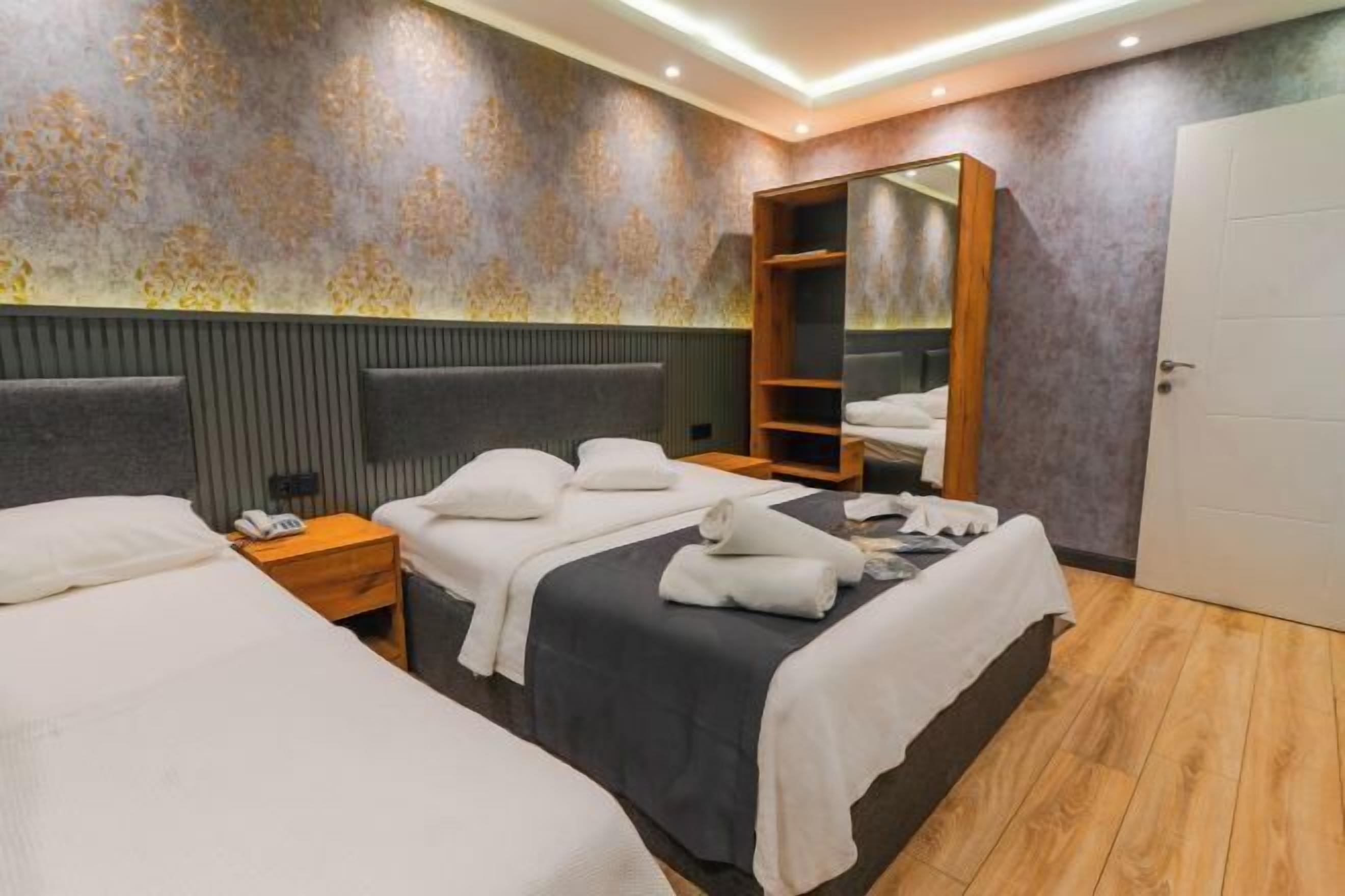 Schreibtisch, schallisolierte Zimmer, Bügeleisen/Bügelbrett, Bettwäsche