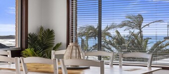 NEW! Spectacular views without the huge price tag! Walk to Beach and Cafes!