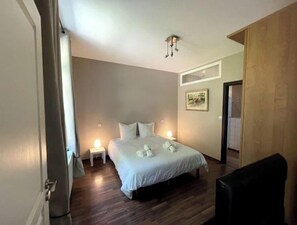 2 Schlafzimmer, Schreibtisch, Bügeleisen/Bügelbrett, kostenloses WLAN