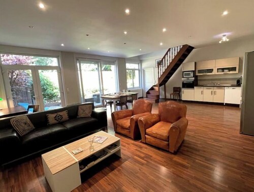 Appartement Rénové Centre-ville Avec Terrasse