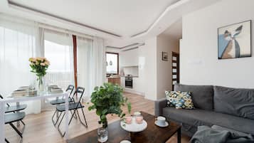 Classic Apartment, 1 Queen Bed with Sofa bed | 1 bedroom, iron/ironing board, free WiFi