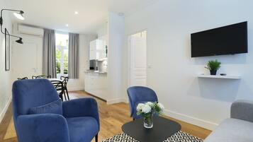 Télévision à écran plat