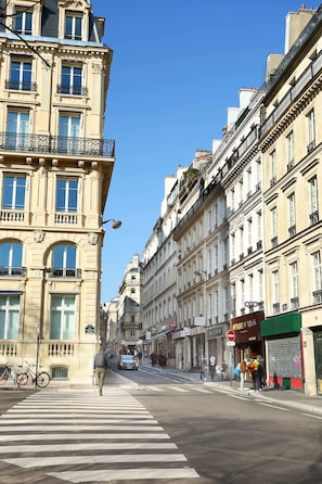 Exterior - Blanche 4 - Studio Apartment, Sleeps 2 (Paris)