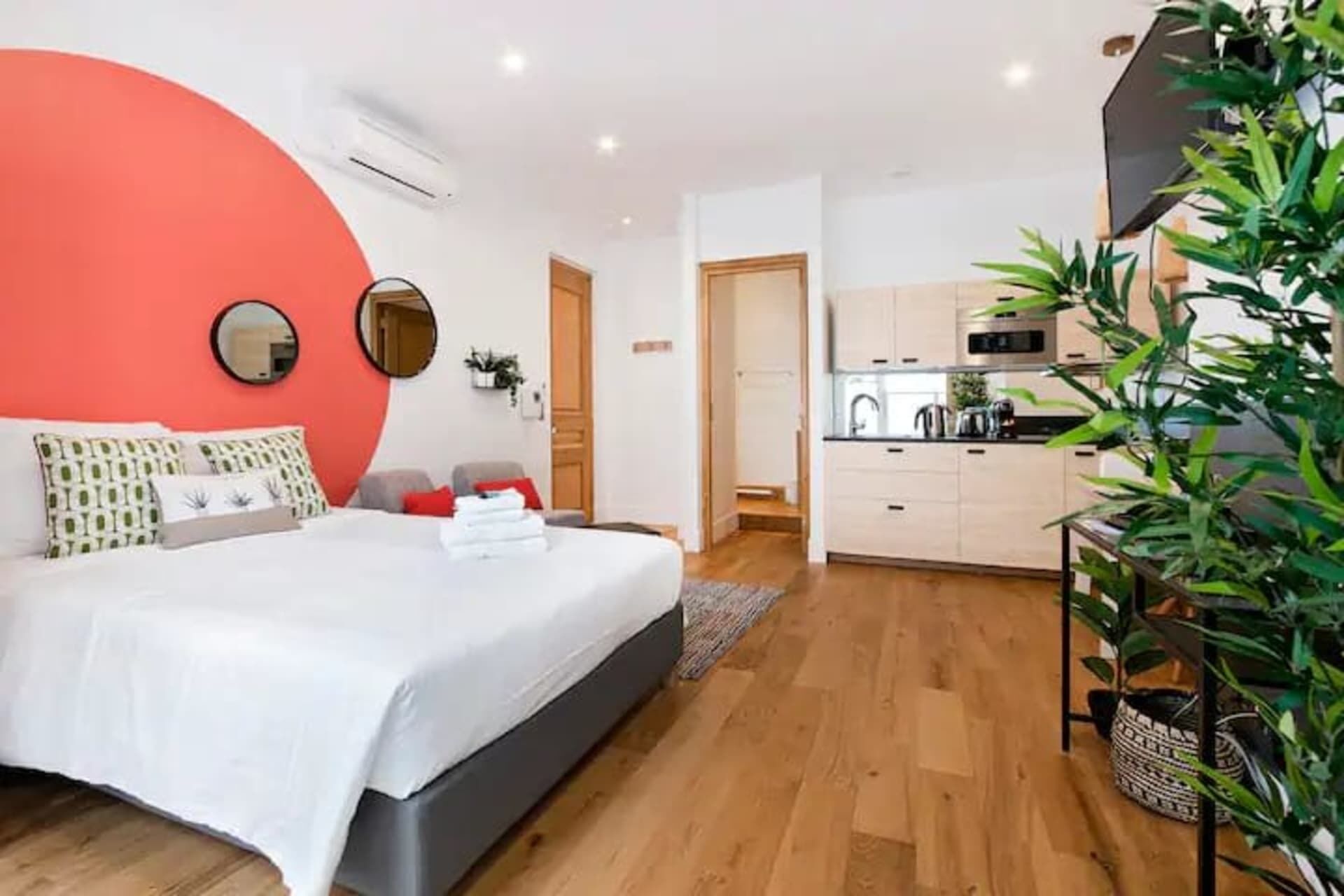 Bureau, fer et planche à repasser, Wi-Fi gratuit