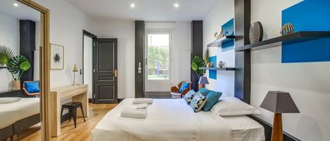 1 slaapkamer, een bureau, een strijkplank/strijkijzer, gratis wifi