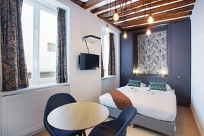 Free WiFi - Cadet 101 - Studio Apartment, Sleeps 2 (Paris)