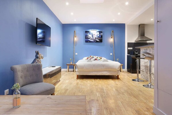 مكواة/لوح كي وواي فاي مجانًا