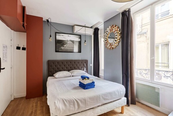 Iron/ironing board, free WiFi