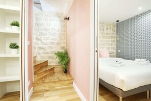 2 bedrooms, iron/ironing board, free WiFi